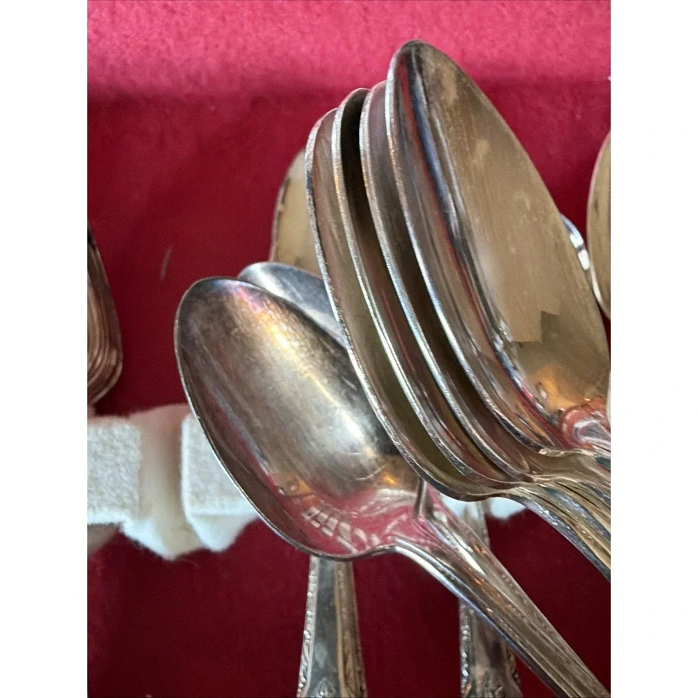 Holmes & Edwards Lovely Lady 1937 Silverplate Flatware 49 Piece Set + Box VTG